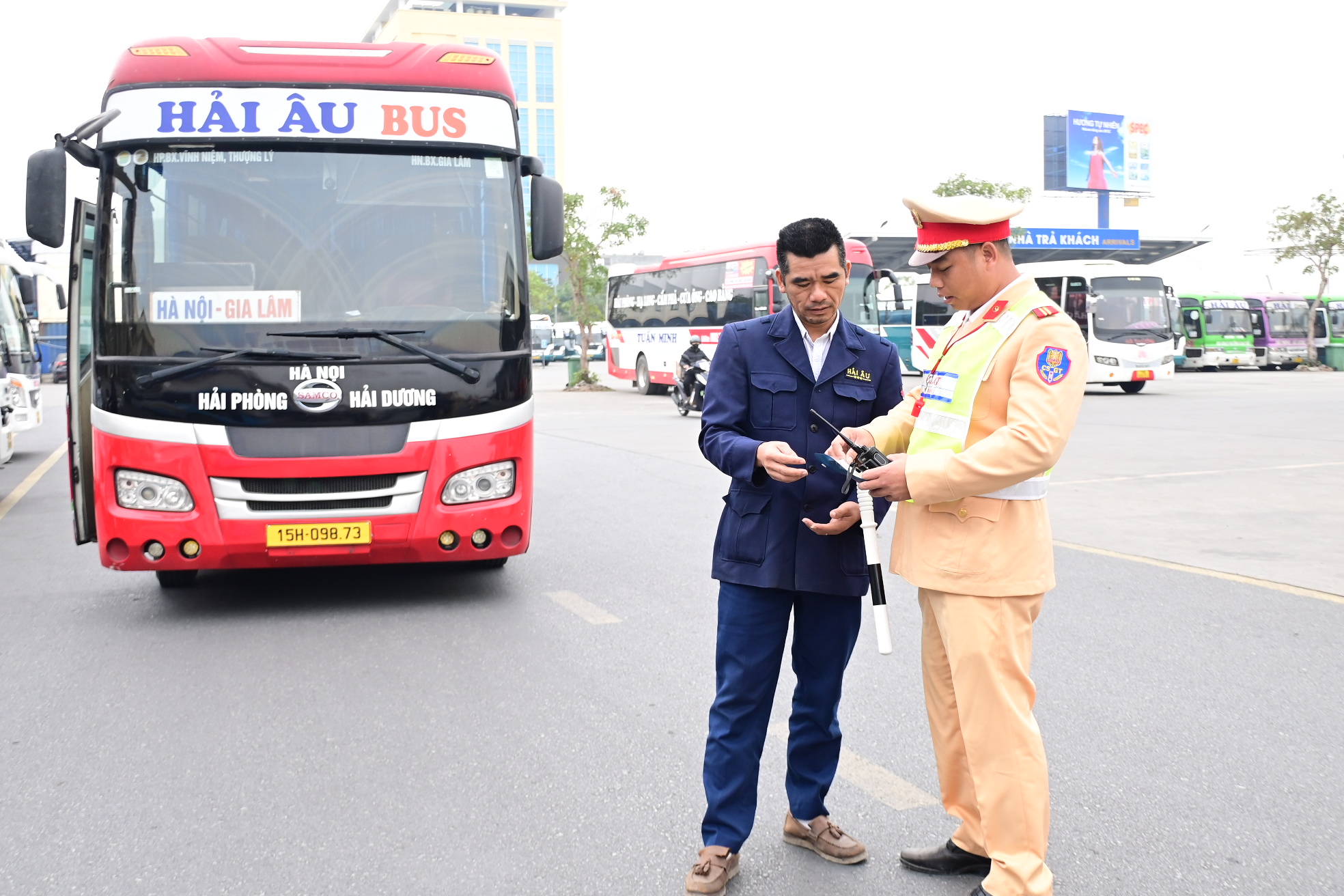 Tăng tuổi tối đa của người lái xe